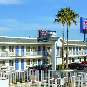 2* Hotel 6-phoenix, Az - Airport - 24th Street